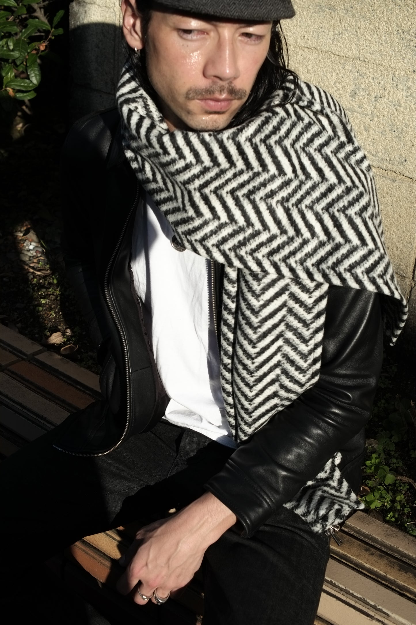 Geometric pattern scarf BW - small