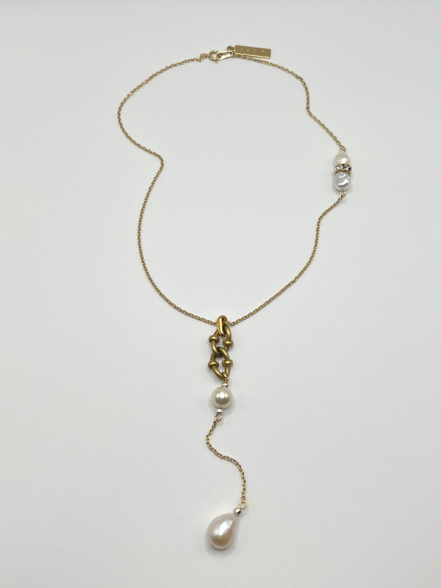 Swaying pearl necklace - goid