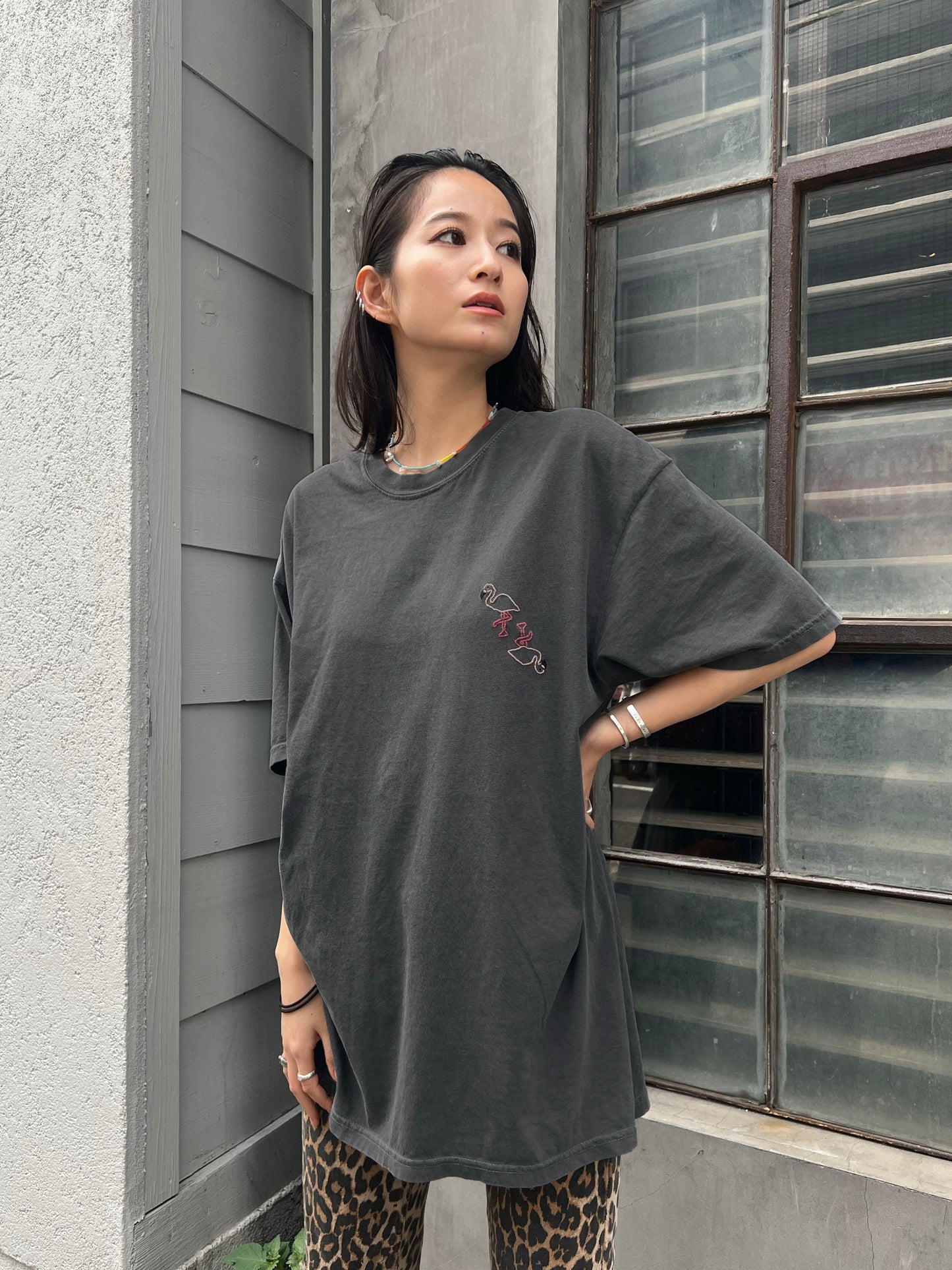 Hand embroidery T-shirt Gray